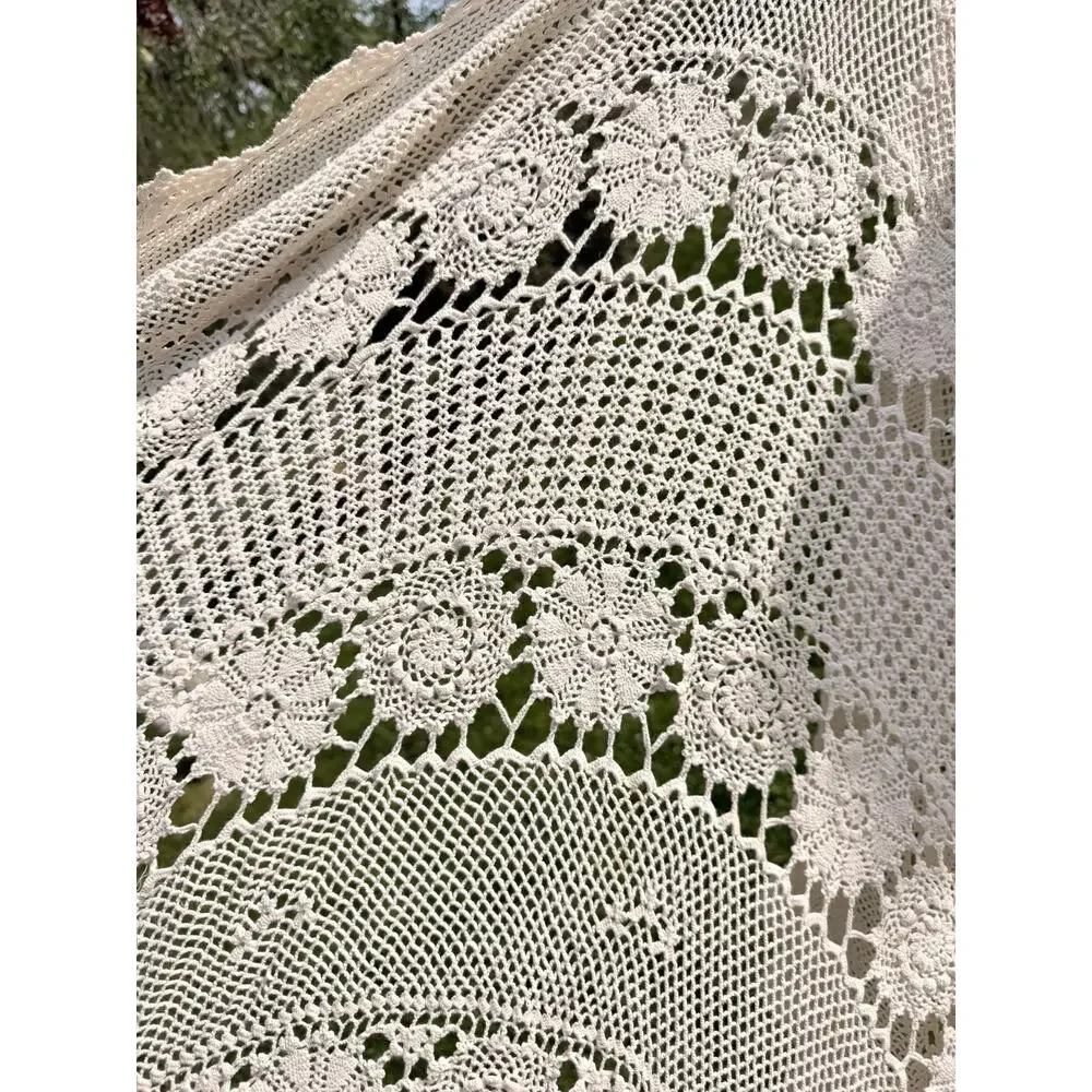 Vintage Handmade Crochet Lace Coverlet Throw Ecru Floral Roses Raised Crochet
